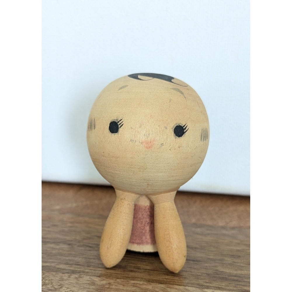 Pair Vintage Japanese Kokeshi Dolls Signed Hand Painted Wood Cute 2.5"Boy Girl - Picture 8 of 13